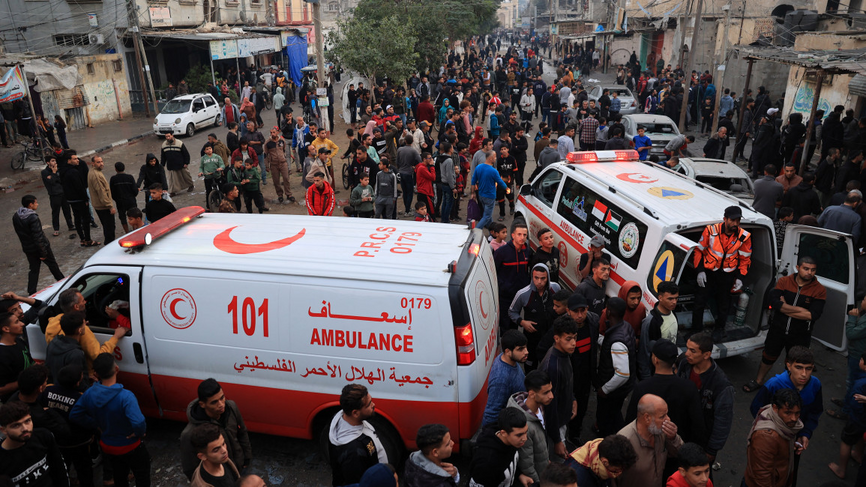 ޣައްޒާގެ އުތުރާއި ދެކުނުން އެންމެ ސީރިއަސްކޮށް ޒަޚަމްވި ބަލި މީހުން ގެންދިއުމުގެ މަސައްކަތް މެޑިކަލް ޓީމުތަކުން ދަނީ ކުރަމުން