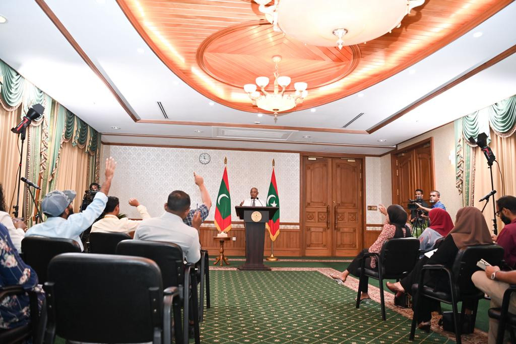 ރައީސް އިބްރާހީމް މުޙައްމަދު ސާލިޙު ނޫސްވެރިންނާ ބައްދަލު ކުރެއްވުން