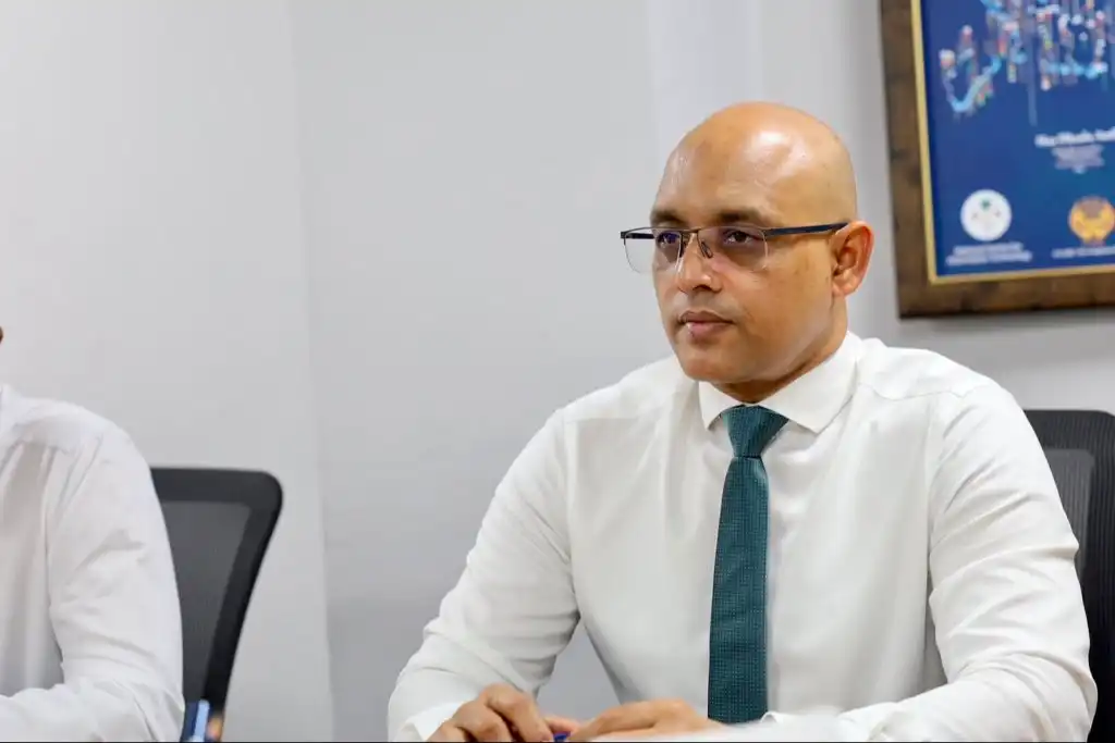 މިނިސްޓަރ އޮފް ފައިނޭންސް އެންޑް ޕަބްލިކް އެންޓަރޕްރައިޒަސް ޙަސަން ޒަރީރު