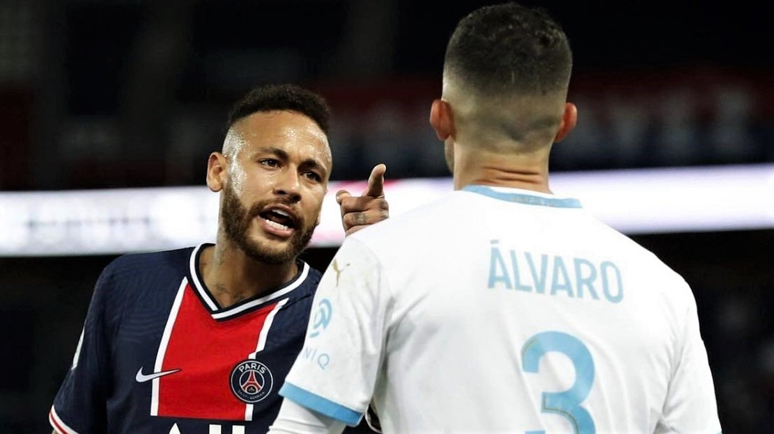 ޕީއެސްޖީގެ ތަރި ނޭމާ އާއި މާސޭގެ ޑިފެންޑަރު އަލްވާރޯ ގޮންޒާލޭޒްއާ ދެމެދު ހިނގާދިޔަ ހަމަނުޖެހުމުގެ ތެރެއިން