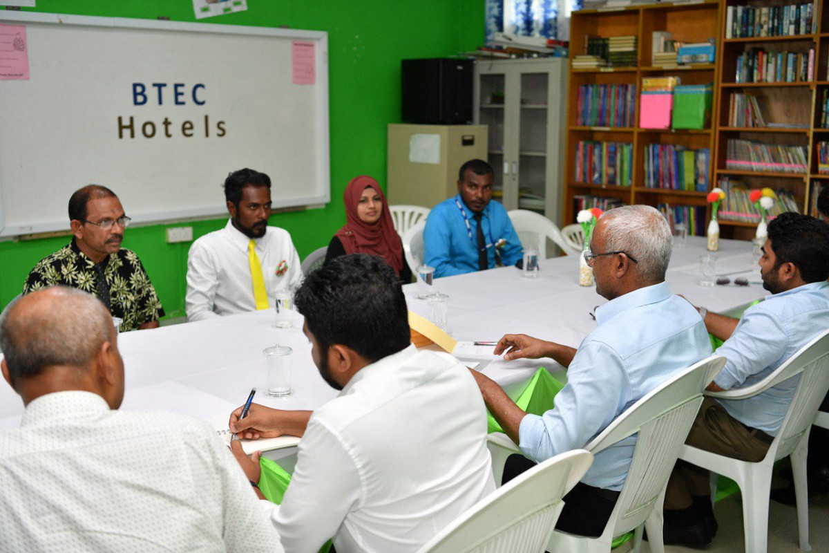 ރައީސުލްޖުމްހޫރިއްޔާ ހުޅުދެލީ މުއައްސަސާތަކުގެ ވެރިންނާއި ބައްދަލުކުރެއްވުން -- ފޮޓޯ: ރައީސް އޮފީސް