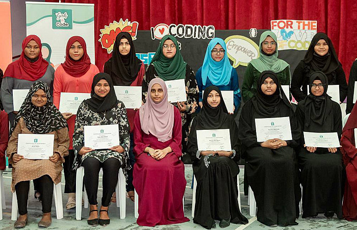 ކުޅުދުއްފުށީގައި ބޭއްވި ގަރލްސް ޓު ކޯޑް ޕްރޮގްރާމް ނިންމުމުގެ ރަސްމިއްޔާތުގެ ތެރޭން