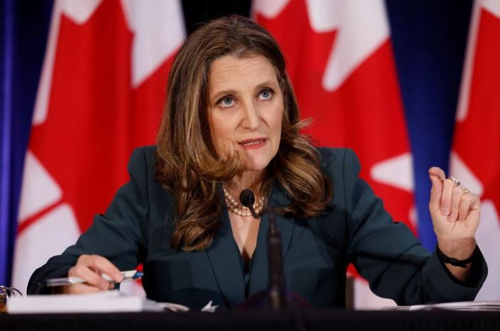 ކެނެޑާގެ ފައިނޭންސް މިނިސްޓަރު ކްރިސްޓިއާ ފްރީލޭންޑް