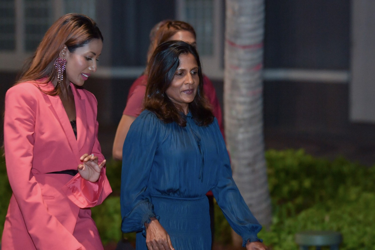 ރައިދާސް މޯލްޑިވްސް ސްޕްރިންގ ސަމަރ ކަލެކްޝަން 2022 އިފްތިތާޙުކުރުމުގެ ހަފްލާ އަށް މެޑަމް ފަޒްނާ ވަޑައިގަންނަވަނީ - ފޮޓޯ: ރައީސް އޮފީސް