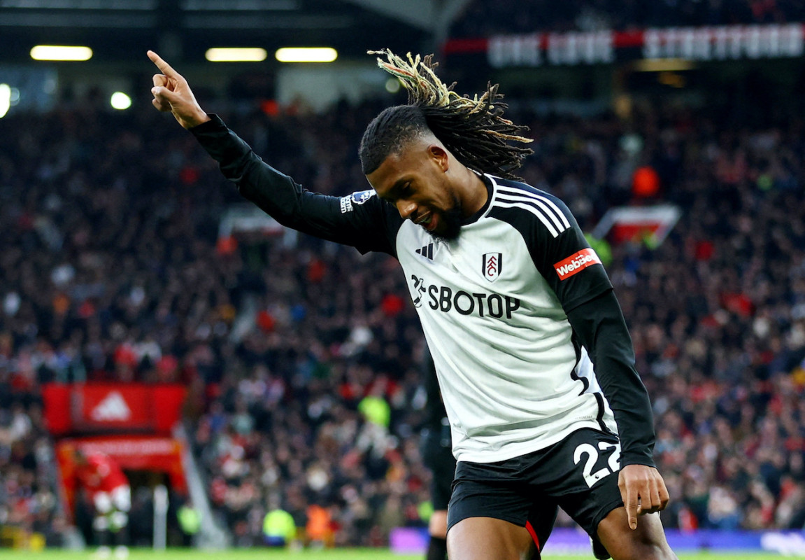 އިވޯބީ ފުލަމް މޮޅުކޮށްދިން ލަނޑު ޖެހުމަށްފަހު