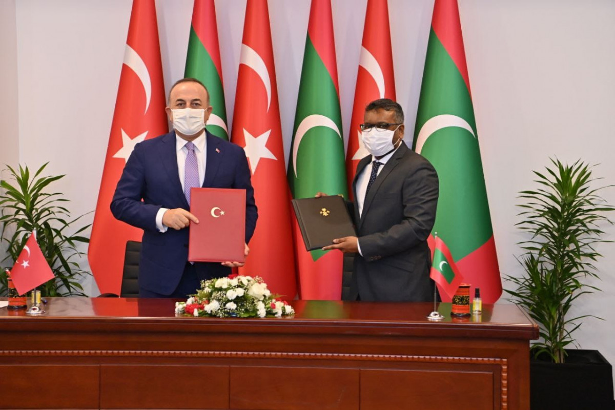 The agreement was signed by Economic Minister Fayyaz Ismail on behalf of the Maldivian government
