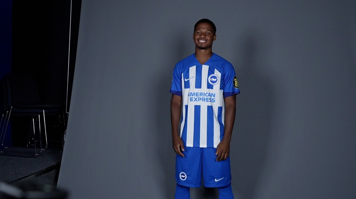 ބްރައިޓަން އަށް ބަދަލުވި އަންސޫ ފާޓީ