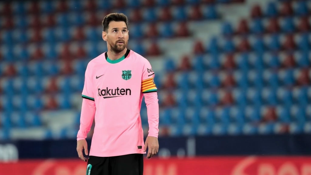 ބާސެލޯނާއަށް ކުޅެމުން އައި އާޖެންޓީނާގެ ތަރި ލިއޮނެލް މެސީ