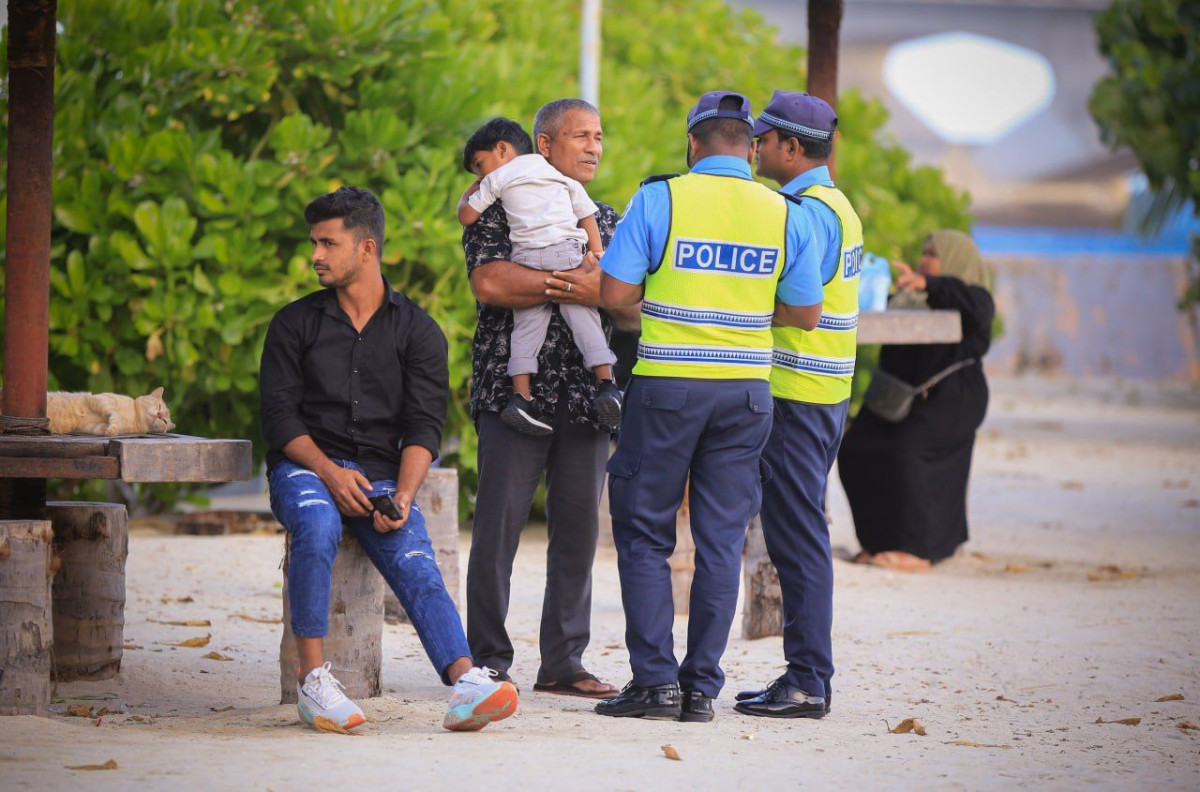 ވޯކް އެންޑް ޓޯކްގެ ނަމުގައި ކުރިއަށް ގެންދިޔަ ހަރަކާތުގެ ތެރެއިން ފުލުހުން މީހަކާއި ވާހަކަ ދައްކަނީ