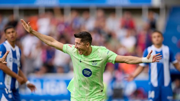 މެޗުގައި ލަނޑު ޖެހުމަށްފަހު ލެވަންޑޯސްކީ އުފާ ފާޅު ކުރަނީ