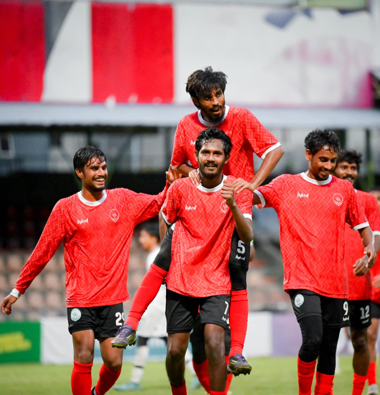 މެޗުގައި ލަނޑު ޖެހުމަށްފަހު އޭދަފުށީގެ ކުޅުންތެރިން އުފާ ފާޅު ކުރަނީ