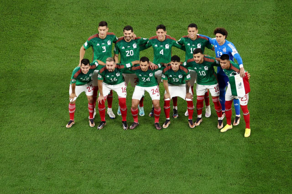 ޕޮލޭންޑު އަދި މެކްސިކޯ ބައްދަލުކުރި މެޗުގެ ތެރެއިން، މެކްސިކޯ ޓީމުގެ ފުރަތަމަ 11 ކުޅުންތެރިން: ފޮޓޯ - ރޮއިޓާސް 