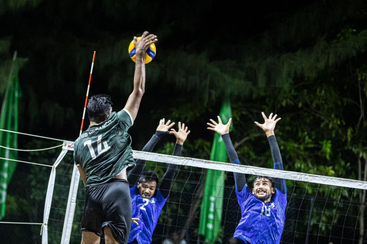 އާބަންކޯ އާއި ޕޮލިސް ބައްދަލުކުރި މެޗުގެ ތެރެއިން