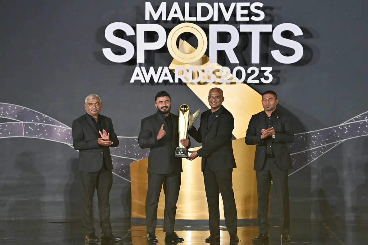 އަޒްނީން ރަޝާދު ބެސްޓް އެތްލީޓްގެ އެވޯޑާ ހަވާލުވަނީ