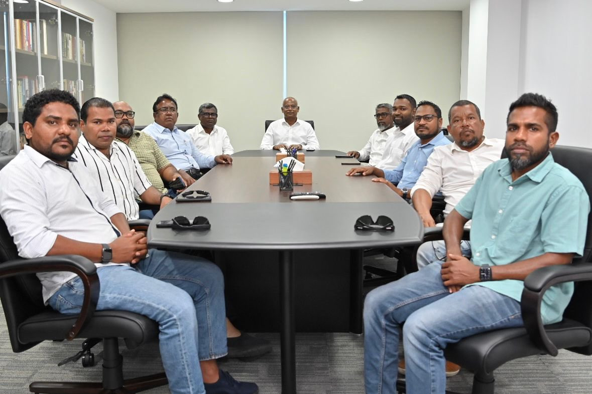 20 ވަނަ މަޖިލީހަށް އިންތިހާބުވި އެމްޑީޕީގެ މެންބަރުންނާ ރައީސް ޞާލިހު ބައްދަލުކުރެއްވީ ހޯމަ ދުވަހު