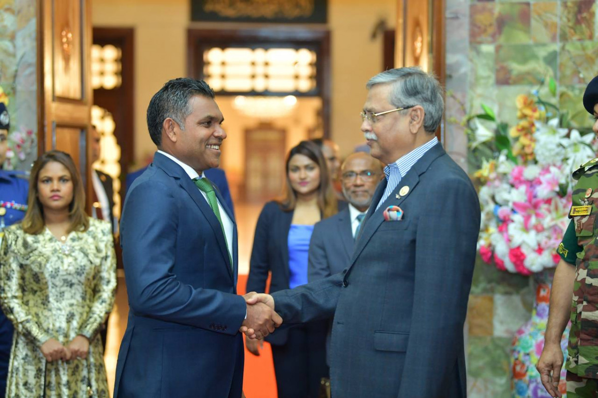 ނައިބު ރައީސް، ބަންގަލްދޭޝްގެ ރައީސްއާ ބައްދަލު ކުރައްވަނީ