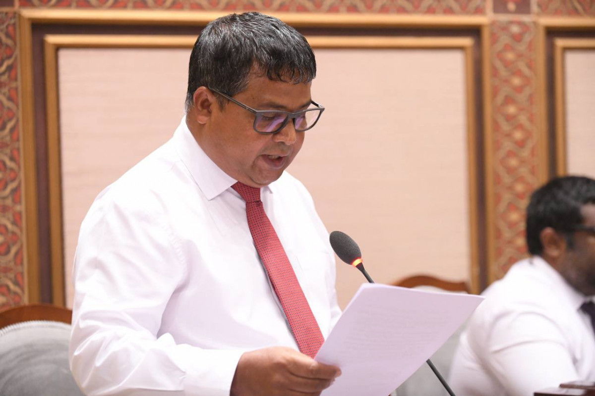 މިނިސްޓަރ އޮފް ފިޝަރީޒް، މެރިން ރިސޯސަސް އެންޑް އެގްރިކަލްޗަރ ޑޮކްޓަރ ޙުސައިން ރަޝީދު ޙަސަން އާއި ސުވާލުކުރެއްވުން