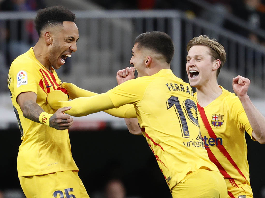 ތަފާތު ދެއްކި އޮބާމަޔަންގއާއި ފެރަން ޓޮރޭޒް