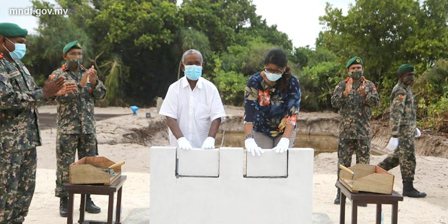 ޅ.މާފިފިލާފުށީގައި އަލަށް އިމާރާތް ކުރާ އެގެޒެކެޓިވް ބުލޮކްގެ ބިންގާ އަޅުއްވައިދެއްވުން