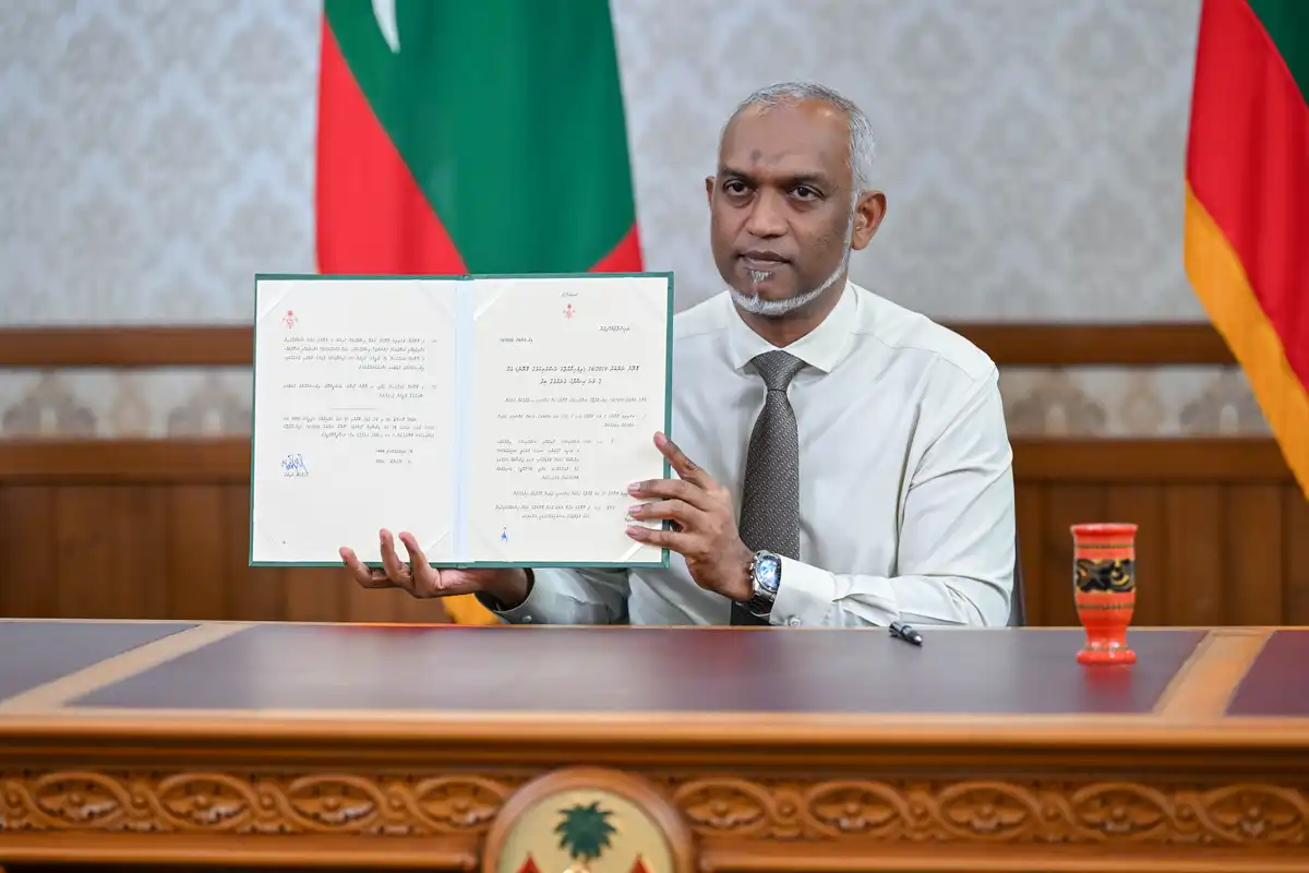 ދިވެހިރާއްޖޭގެ މަސްވެރިކަމުގެ ޤާނޫނަށް 2 ވަނަ އިޞްލާޙު ގެނައުމުގެ ބިލު ރައީސުލްޖުމްހޫރިއްޔާ ތަޞްދީޤުކުރައްވަނީ