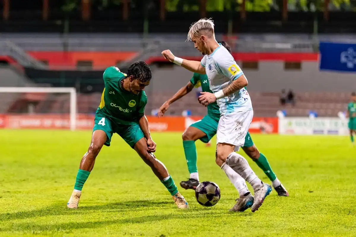 A scene from the Charity Shield match between Maziya and New Radiant.