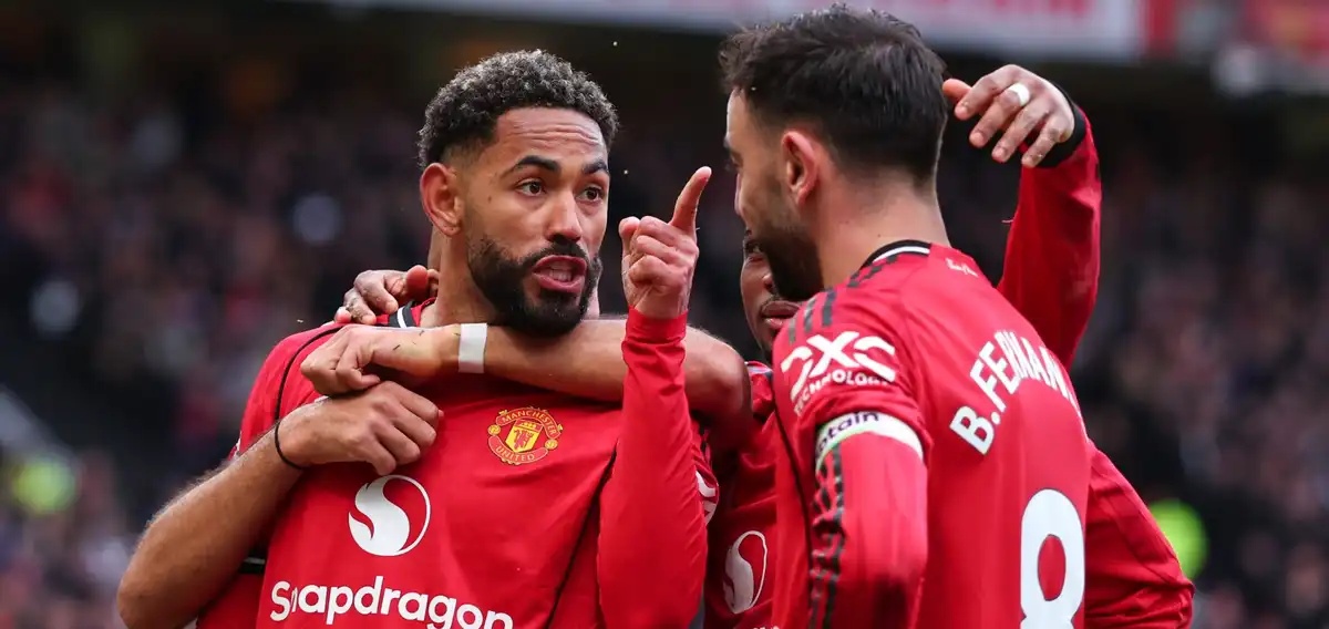 މެޗުގައި ލަނޑު ޖެހުމަށް ފަހު ޔުނައިޓެޑުގެ ކުޅުންތެރިން އުފާ ފާޅު ކުރަނީ