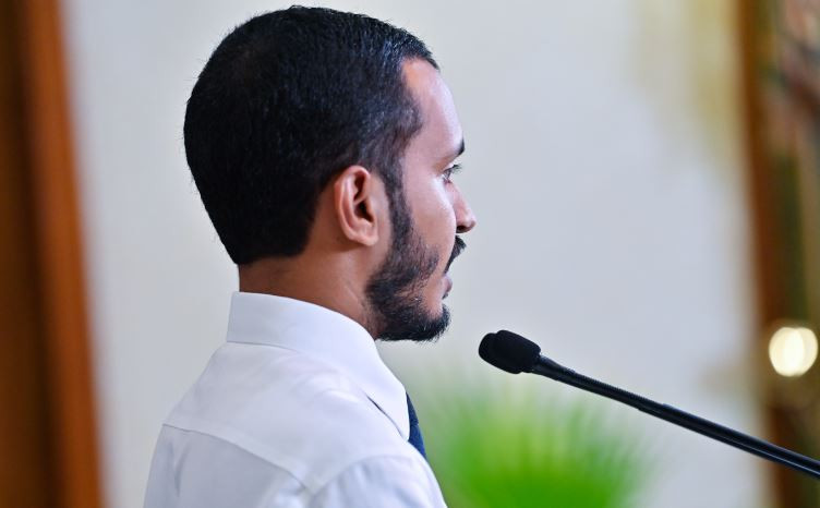 ރައީސުލްޖުމްހޫރިއްޔާގެ އޮފީހުގެ އަންޑަރ ސެކްރެޓެރީ ފޮރ ޕަބްލިކް ޕޮލިސީ އަލްއުސްތާޛު މުޙައްމަދު ފިރުޒުލް ޢަބްދުﷲ ޚަލީލް