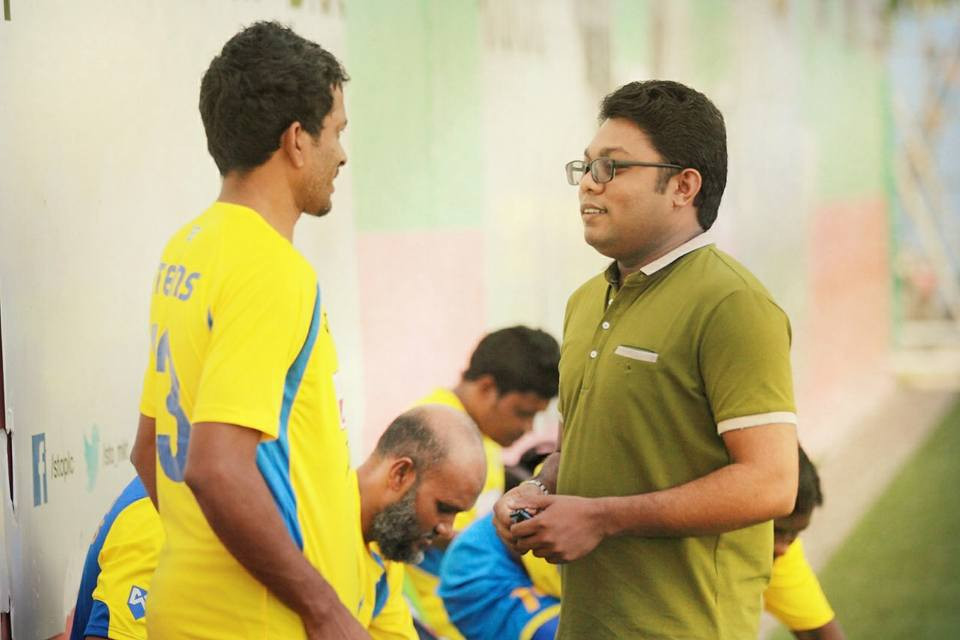 ވެލެންސިޔާގެ އާ ޗެއަރމަން، އަޒްމީން