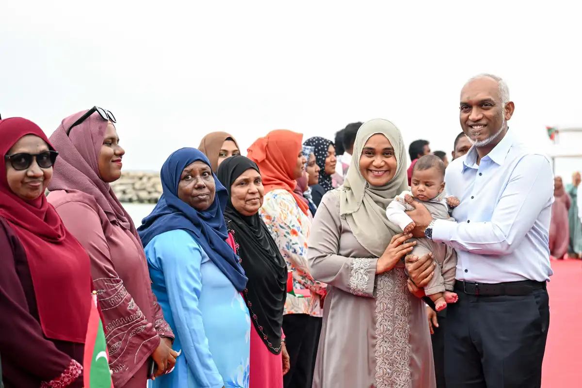 ރައީސުލްޖުމްހޫރިއްޔާގެ ދެކަނބަލުން އއ. އުކުޅަހަށް ވަޑައިގަތުން