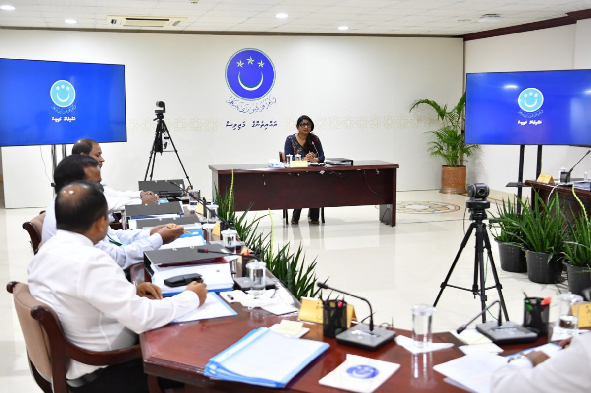 މިނިސްޓަރ މާރިޔާ 241 ކޮމިޓީއަށް ވަޑައިގެން ކޮމިޓީއަށް މައުލޫމާތު ދެއްވަނީ