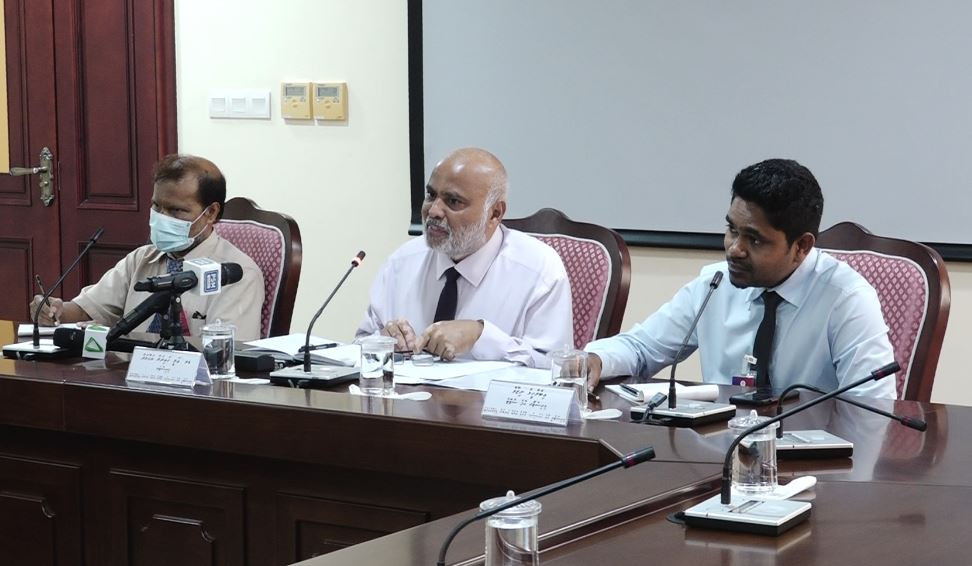 ހައުސިން މިނިސްޓަރު ހައިދަރު ކޮމިޓީގައި ވާހަކަދައްކަވަނީ