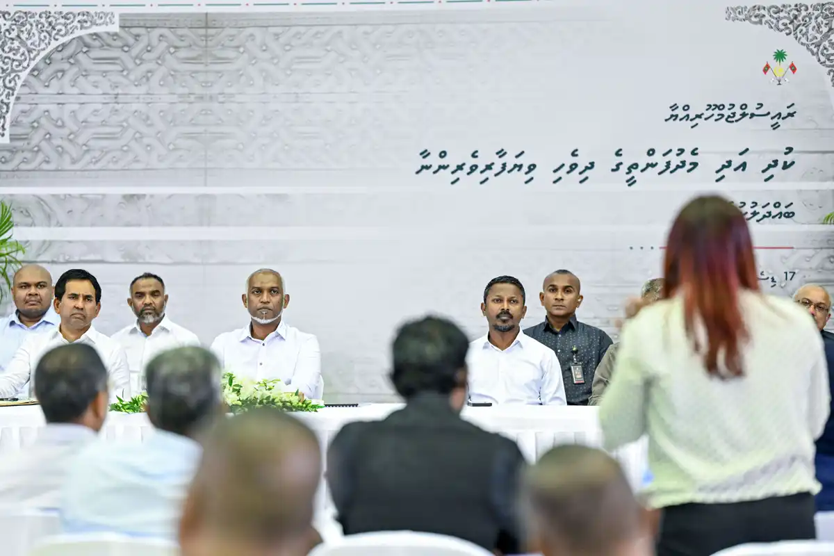 ރައީސް ވިޔަފާވެރިންނާއި ބައްދަލުކުރެއްވުން: 2 އަހަރުވި އިރު ސަރުކާރުން ހައްލުކޮށްދިން ކަމެއް ނެތި ވިޔަފާރިވެރިން މާޔޫސްވެފައި