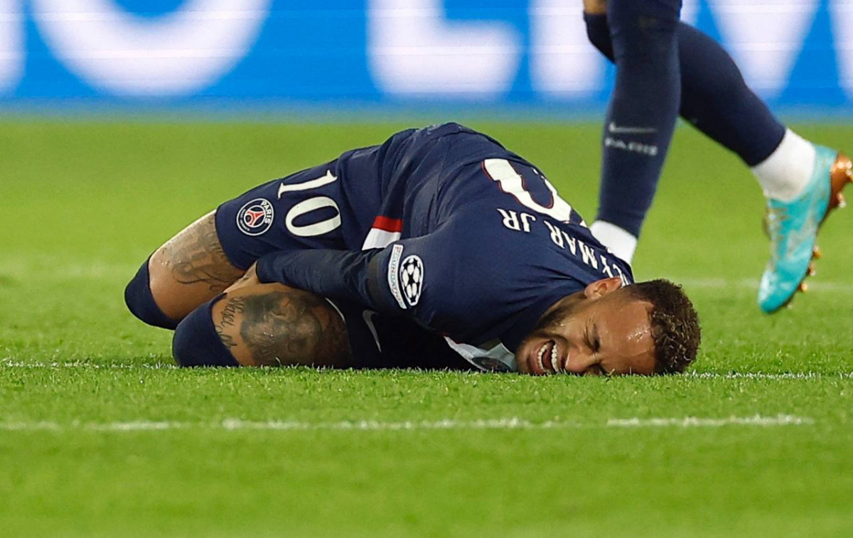 ޕީއެސްޖީން ކުޅުނު މެޗެއްގައި އަނިޔާވެ ނޭމާ ދަނޑު މައްޗަށް ވެއްޓިފައި