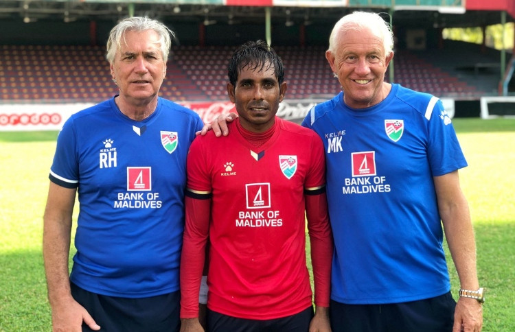 ގައުމީ ޓީމުގެ ކޯޗާއި އެސިސްޓަންޓް ކޯޗާއެކު ކިތުނަ