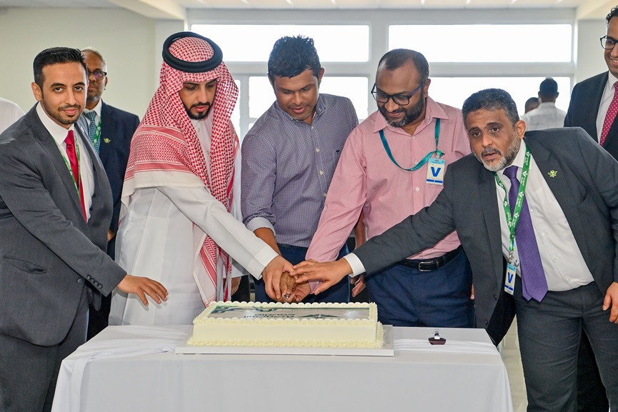 ޙައްޖުގެ އަޅުކަން އަދާކުރުމަށް ރާއްޖެއިން ފުރި ފުރަތަމަ ގުރޫޕްގެ ޙައްޖާޖީންނަށް ރައީސުލްޖުމްހޫރިއްޔާގެ ނައިބު އަލްވަދާޢުވިދާޅުވާން އެއާޕޯޓަށް ވަޑައިގަތީ ހުކުރު ދުވަހު - ފޮޓޯ: ރައީސް އޮފީސް