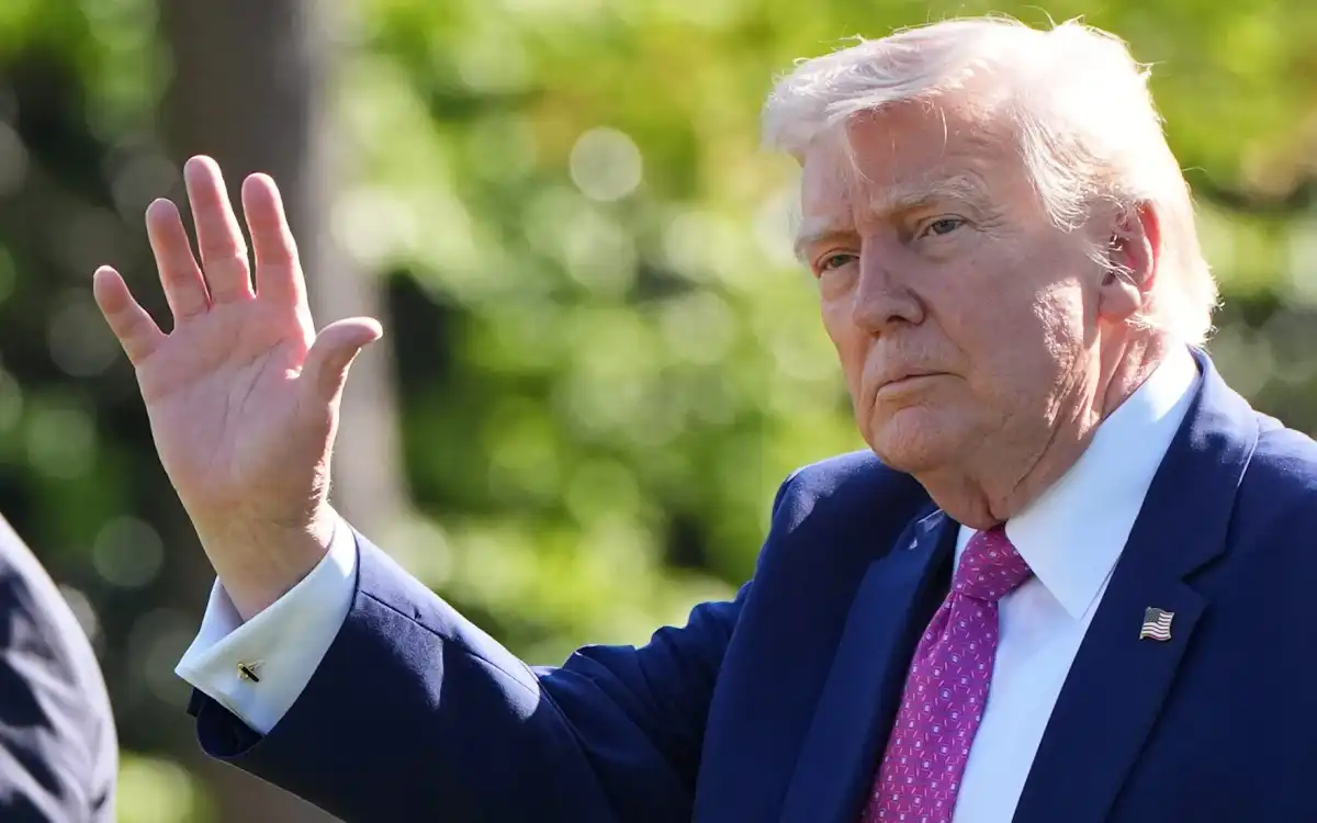 އެމެރިކާގެ ރައީސް ޑޮނަލްޑް ޓްރަމްޕް