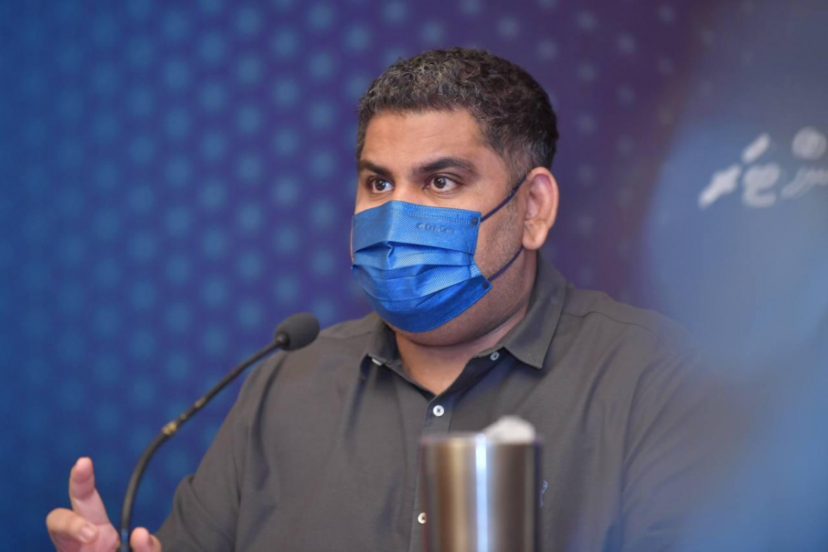 ނޫސްވެރިންގެ ބައްދަލުވުމުގައި ރައީސް އޮފީހުގެ ތަރުޖަމާން މަބްރޫކް އަޒީޒް ވާހަކަދައްކަވަނީ