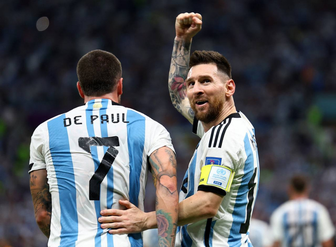 އާޖެންޓީނާ އަދި ނެދަލެންޑްސް ކުޅުނު މެޗުގެ ތެރެއިން - ފޮޓޯ: ރޮއިޓާސް