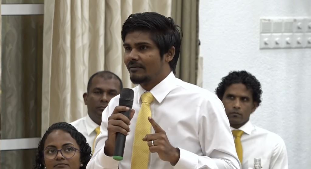 އެމްޑީޕީގެ ޤައުމީ މަޖިލީހުގެ މަޑުއްވަރީ ދާއިރާގެ ރައީސް މޫސާ އަލީ މަނިކު (މޫކޭ)