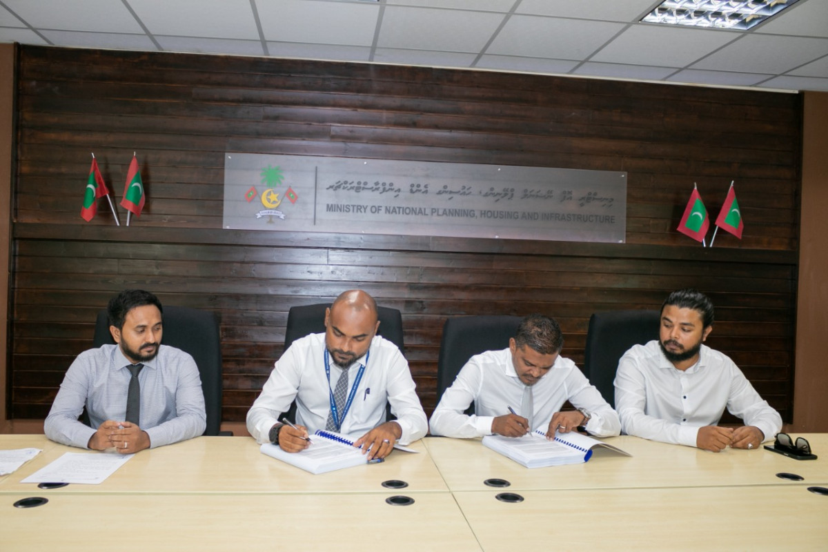 ނ މަނަދޫގައި 40 ހައުސިންގ ޔުނިޓު އިމާރަތް ކުރުމުގެ މަޝްރޫއު ޙަވާލުކުރުން