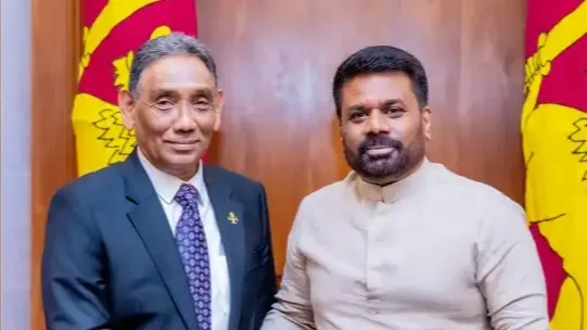 ދިވެހިރާއްޖެއިން ސްރީލަންކާއަށް ކަނޑައަޅުއްވާފައި ހުންނަވާ ހައިކޮމިޝަނަރު މަސްއޫދު އިމާދު(ވ)، ސްރީލަންކާގެ ރައީސް އަނޫރާ ކުމާރާ ޑިސަނަޔަކެއާ ބައްދަލުކުރައްވަނީ