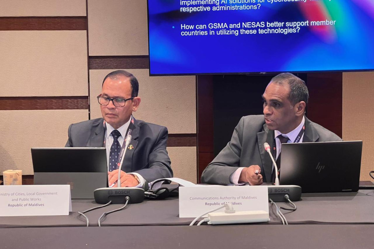 ގްލޯބަލް ސިސްޓަމް ފޯ މޯބައިލް ކޮމިޔުނިކޭޝަންގެ ދަޢުވަތަކަށް ޗައިނާއަށް ކުރެއްވި ދަތުރުފުޅުގައި މިނިސްޓަރ އާދަމް ޝަރީފް