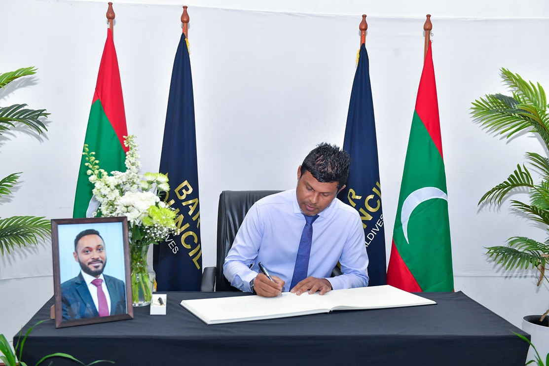 The vice president signed the book of condolences opened for the Iate Ismail Visham on Tuesday