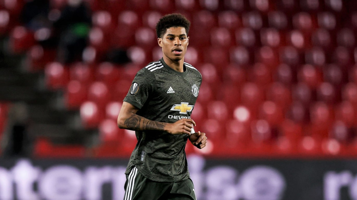 މެންޗެސްޓާ ޔުނައިޓެޑަށް ކުޅެމުން އަންނަ އިންގްލެންޑުގެ ފޯވާޑް މާކަސް ރެޝްފާޑް