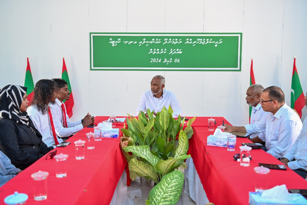 The president met members of M. Raiymandhoo council and WDC on Wednesday