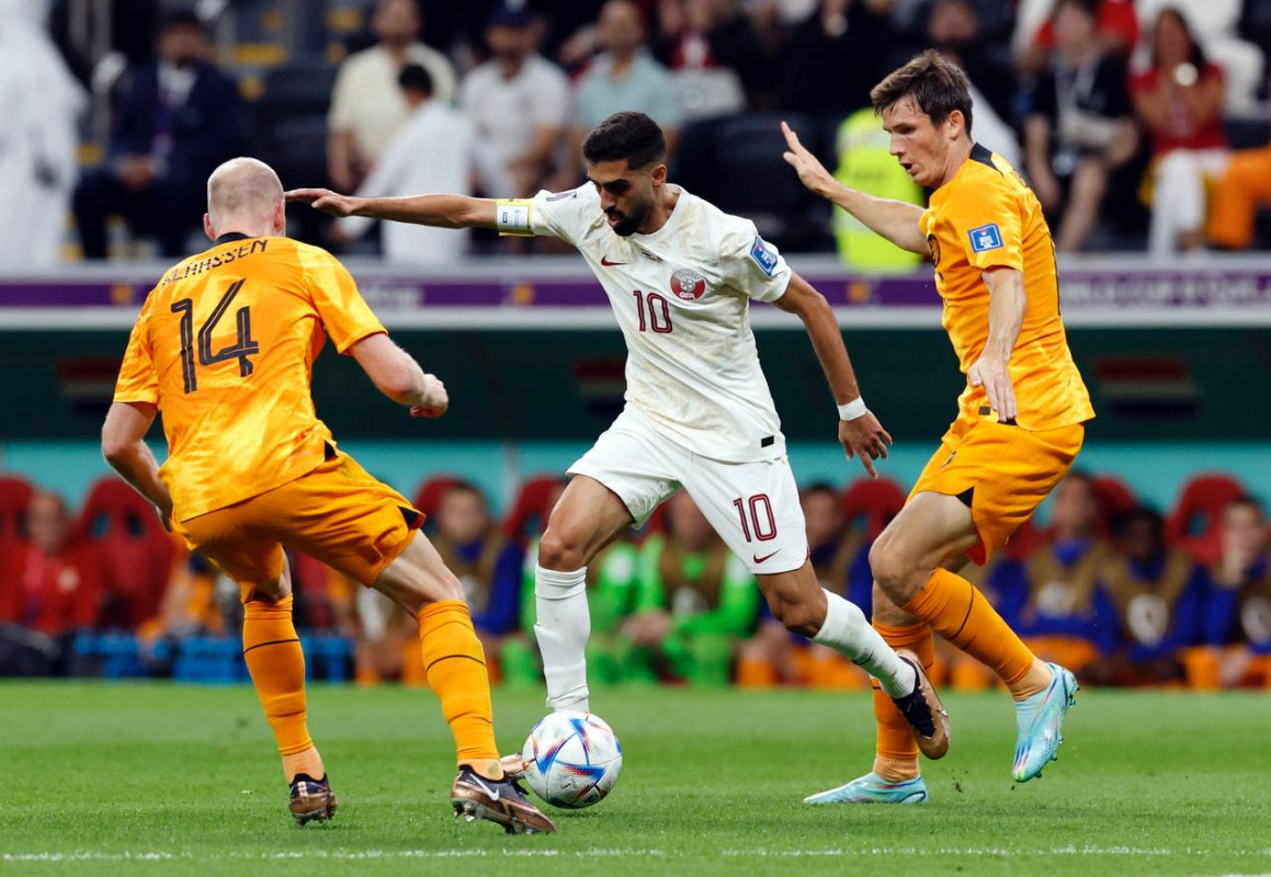 ޤަތަރު އަދި ނެދަލެންޑްސް ކުޅުނު މެޗުގެ ތެރެއިން - ފޮޓޯ: ރޮއިޓާސް