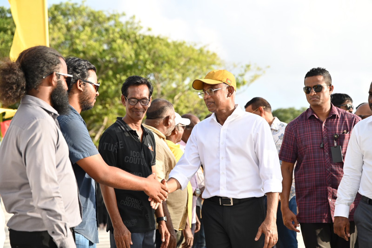 ރައީސް ޞާލިޙު ށ. އަތޮޅަށް ކުރައްވާ ދަތުރުފުޅު - ނޫމަރާ އަށް ވަޑައިގަތުން -  ނޫމަރާގެ ރައްޔިތުން ރައީސަށް ވޯޓް ދެއްވާނެކަމާމެދު ޝައްކެއް ނެތް ކަމަށް ރައީސް ވިދާޅުވި - ފޮޓޯ: އެމްޑީޕީ