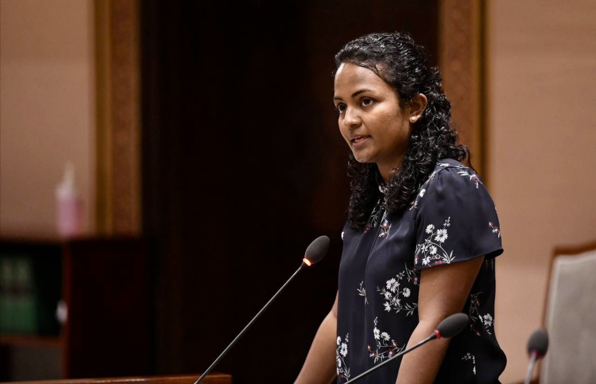 މިނިސްޓަރ އޮފް އެންވަޔަރަންމަންޓް، ކްލައިމެޓް ޗޭންޖް އެންޑް ޓެކްނޮލޮޖީ އާމިނަތު ޝައުނާއާއި ސުވާލުކުރެއްވުން