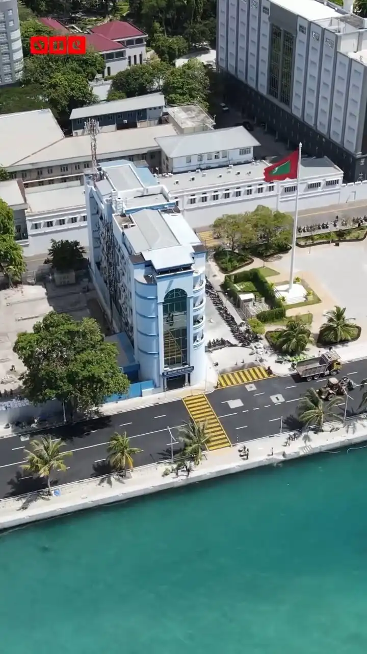 ސިފައިންގެ މައި މަރުކަޒު ފެންނަ ގޮތަށް ނަގާފައިވާ ޑްރޯން ފޮޓޯއެއް