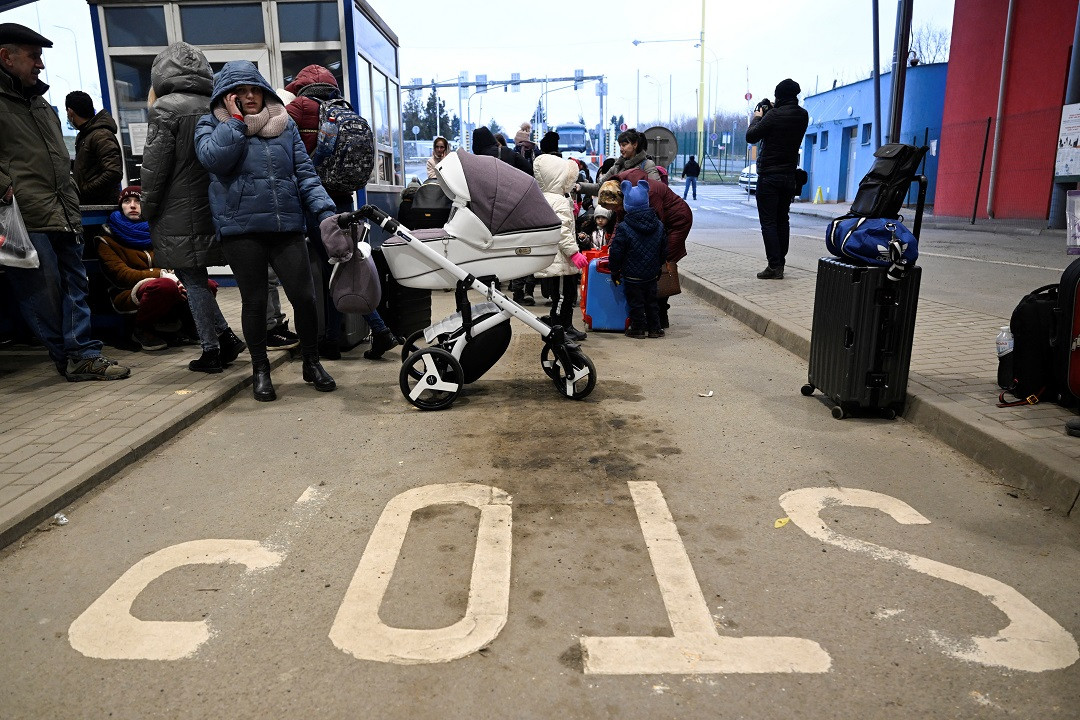 ޔޫކްރެއިންގެ ބައެއް ރައްޔިތުން ބޯޑަރު ހުރަސް ކުރަނީ